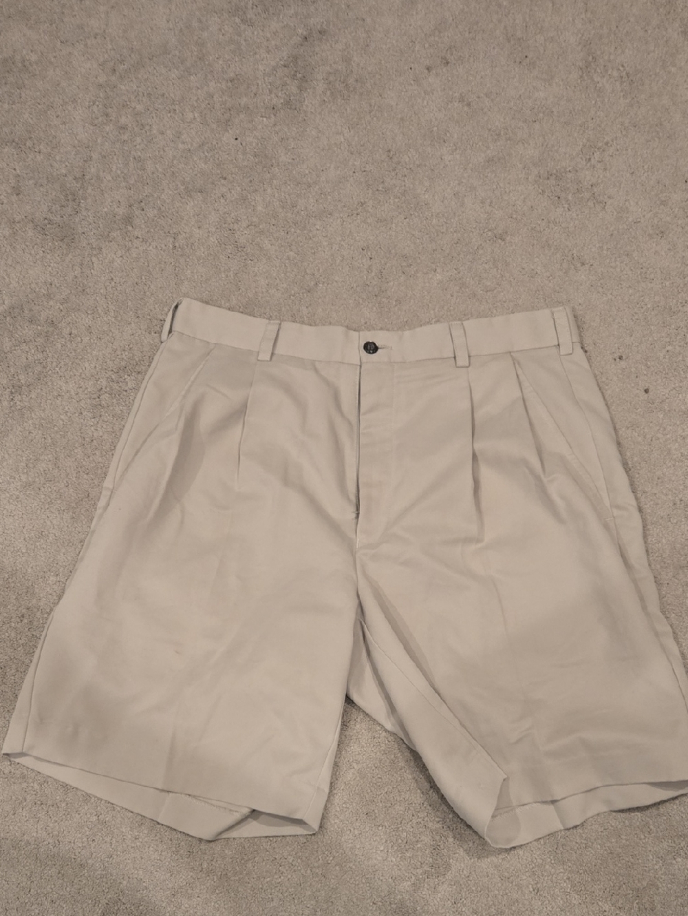 Izod Men's Flat Front Chino Shorts - Light Tan